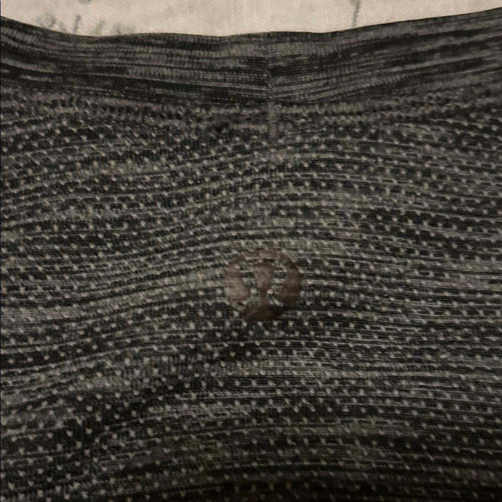 lululemon athletica Men's Short-Sleeve Crew in Heather Charcoal - Picture 3 of 3